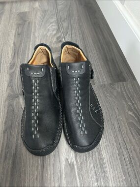 Women’s Black Slip-On Casual Loafers with Contrast Stitch Detail